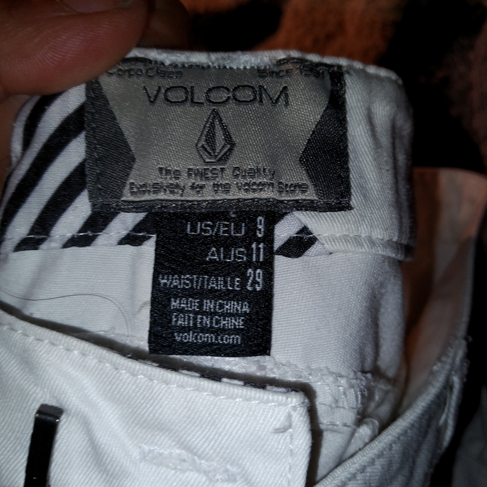 Volcom shirts - Picture 2 of 2